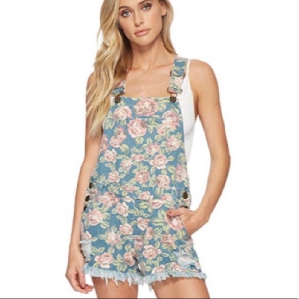 Show me your mumu Georgia short floral cutoff overalls size small